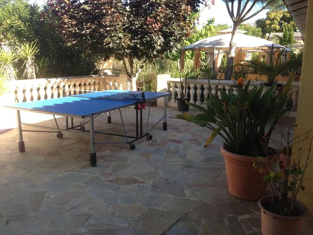 Le Verger De Sauvebonne 히에레 B&B