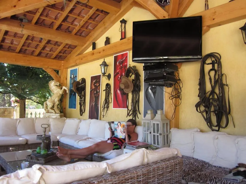 Le Verger De Sauvebonne Hyeres Bed & Breakfast